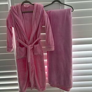 Soft Pink Hooded Robe/Plush Blanket